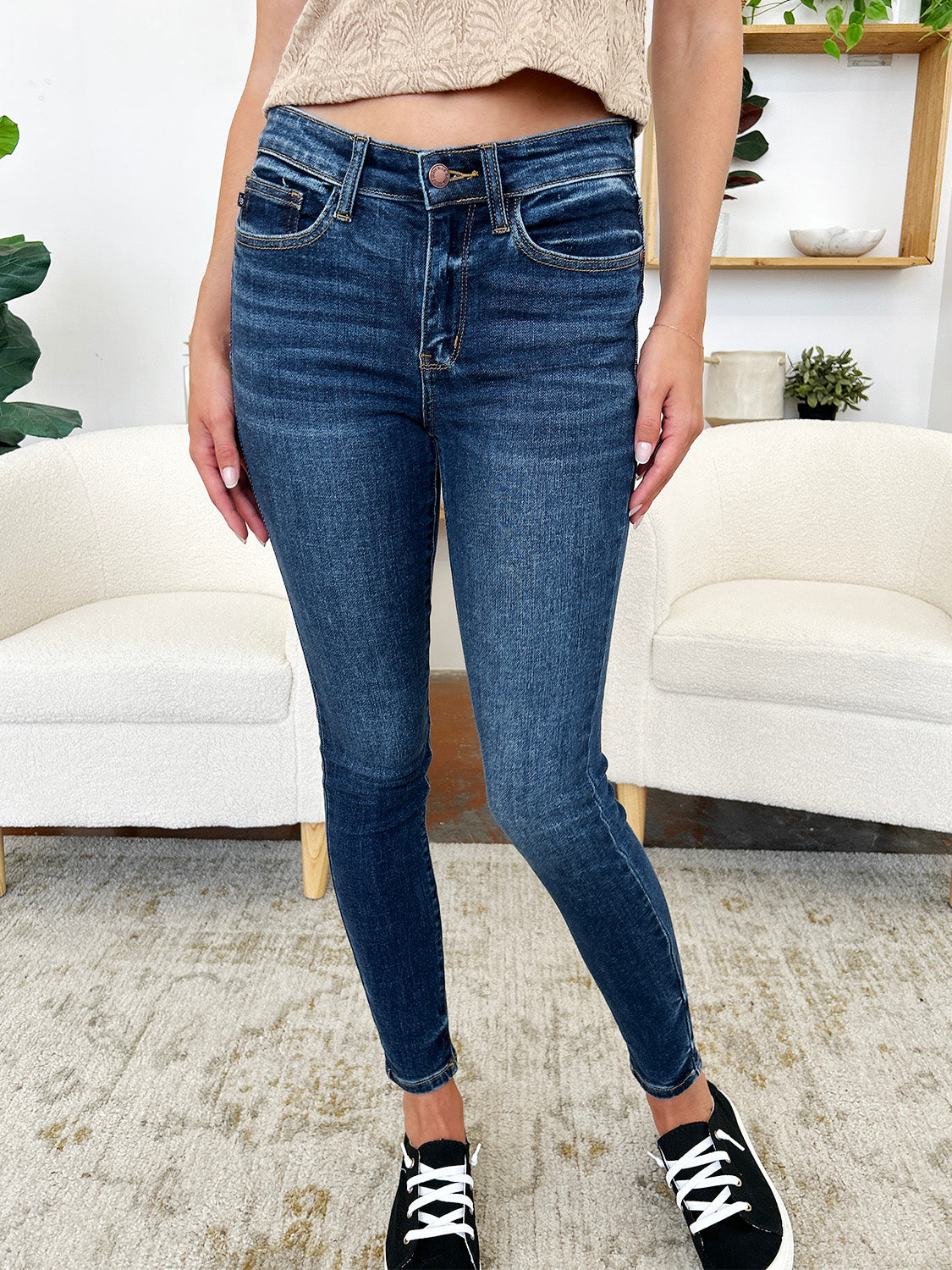 Judy Blue Handsand Skinny Jeans in Medium