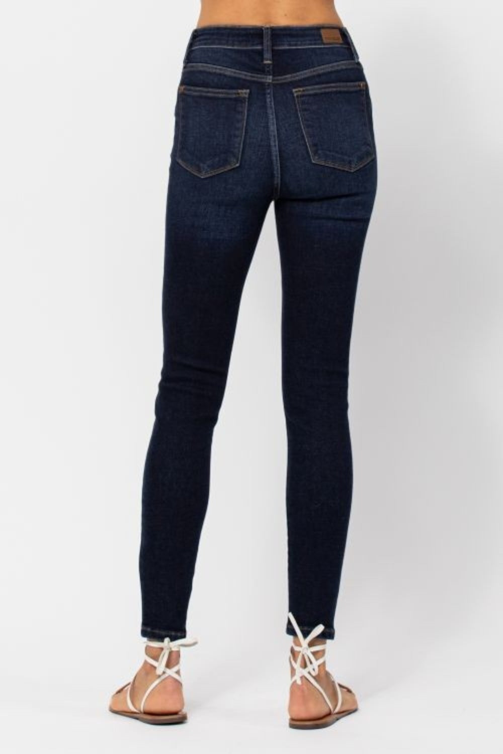 Judy Blue Handsand Skinny Jeans in Dark