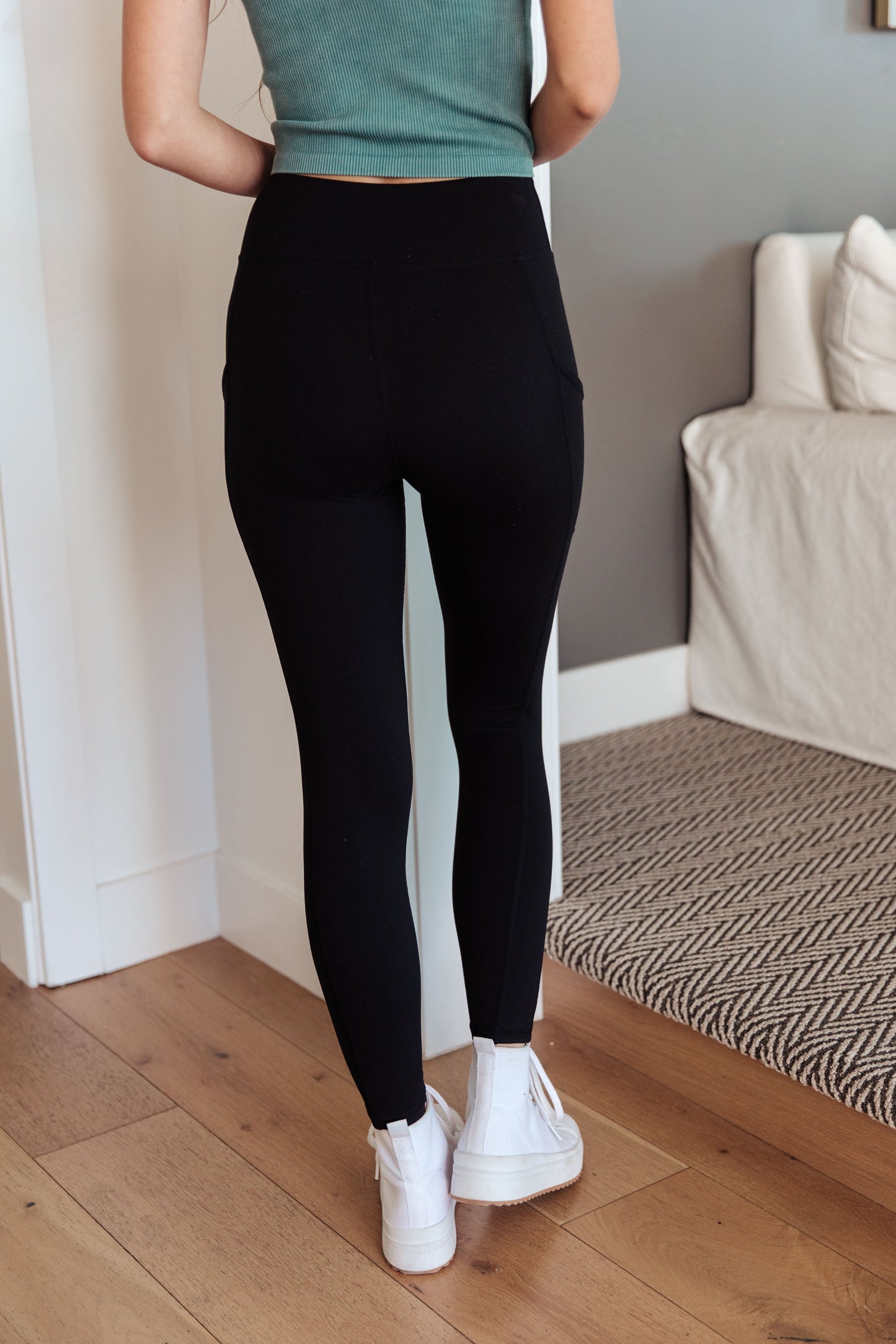 Keep It Moving Side Pocket Leggings