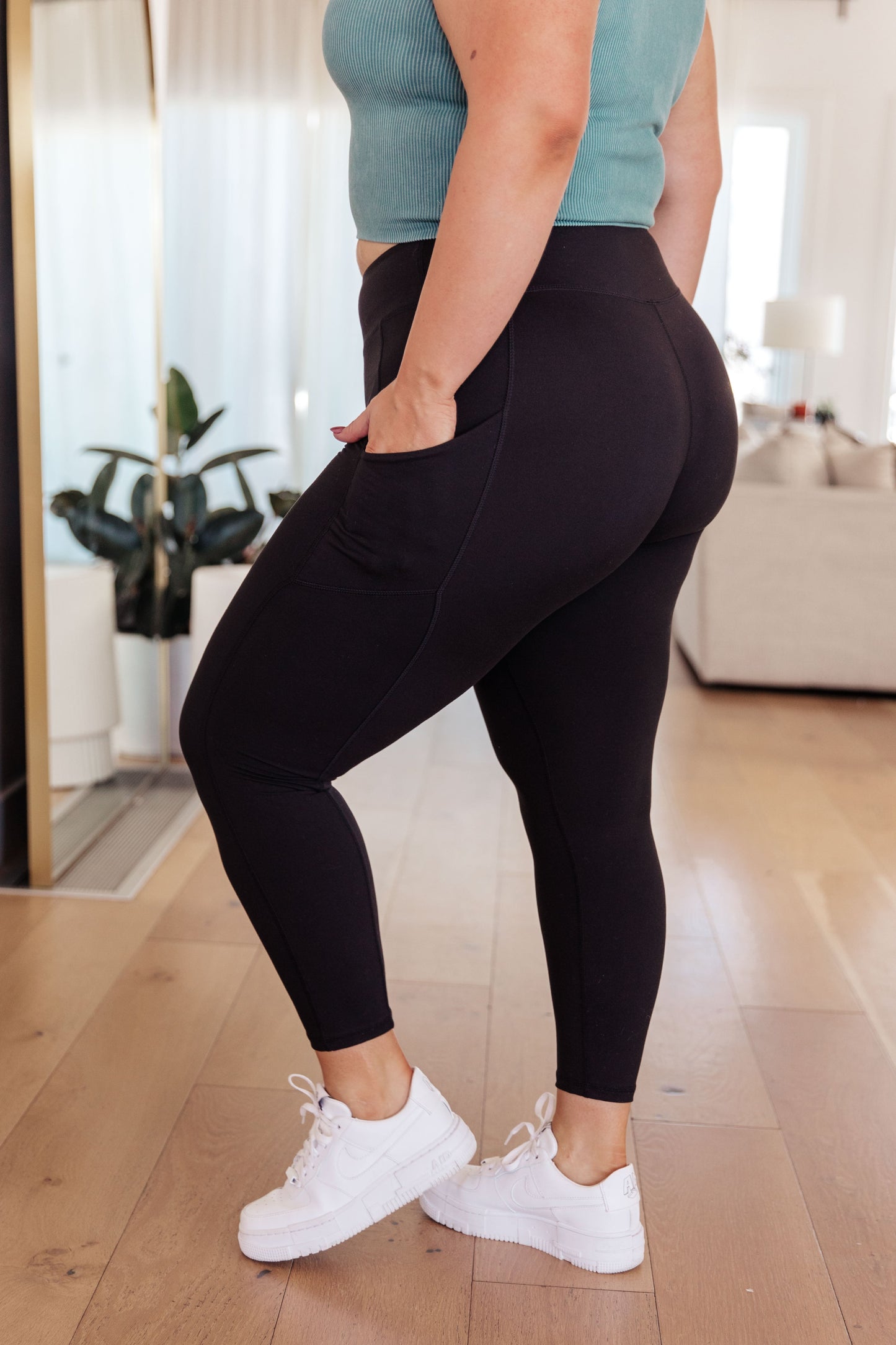 Keep It Moving Side Pocket Leggings