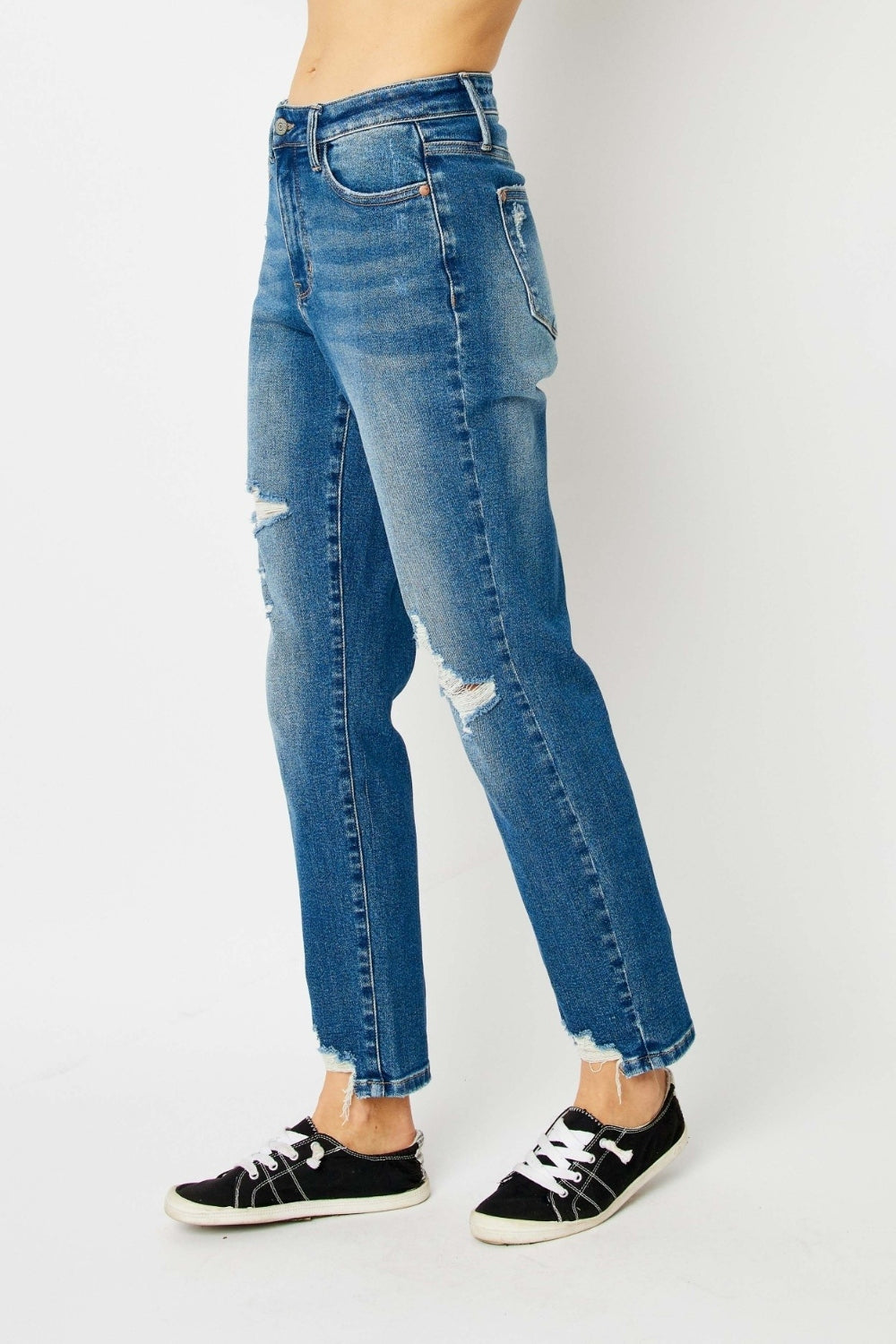 Judy Blue Queen of Hearts Distressed Slim Jeans